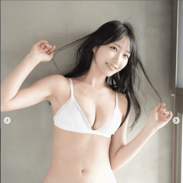 「FLASH」（26年9月15日発売号）に登場した川瀬もえのオフショット　本人のインスタグラム（@kawasemoe）より
