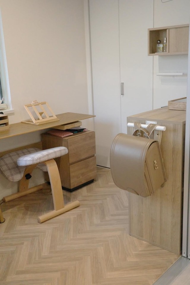 ランドセルと統一感のある部屋の様子／iroさん（@iii_ro___）提供