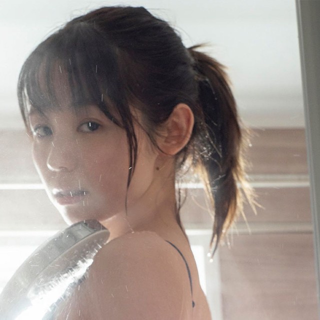 小池里奈 SPA!デジタル写真集「あなたのページをめくる」(扶桑社)より＝提供：週刊SPA!編集部 撮影：佐藤佑一 ヘアメイク：YOSHi.T スタイリング：伊井田礼子