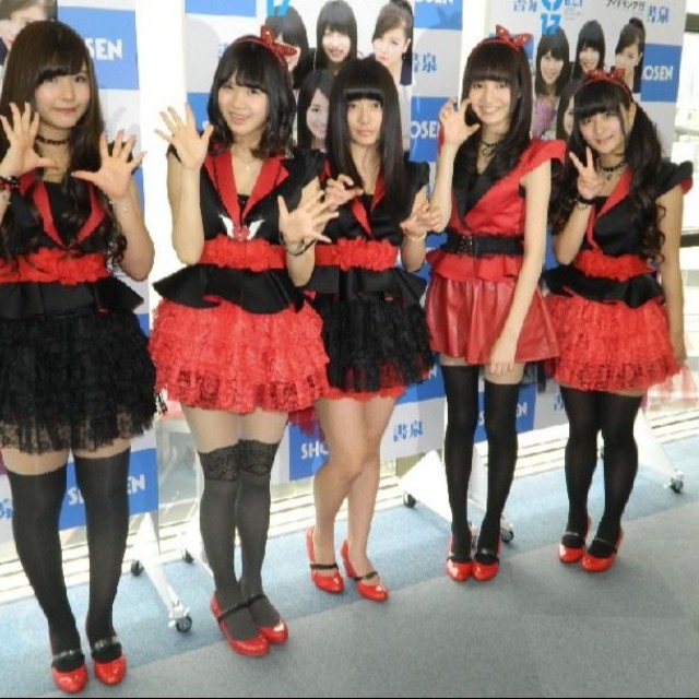 「アイドリング!!!」メンバーとして雑誌の発売記念イベントに出席した当時17歳の後藤郁（左から3人目）＝都内（2013年5月撮影）