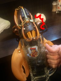 「愛でれば愛でるほどエヴィトンちゃんも愛で返してくれます（笑）」と購入者の男性。