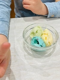 さわやかな色合いのアイスクリームの盛り合わせ（画像提供：ゆざめさん）