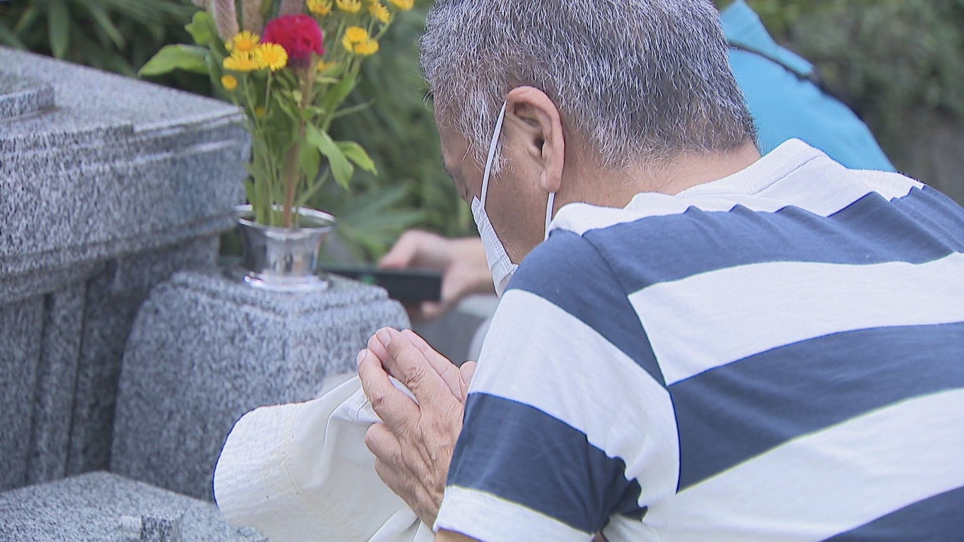 お盆初日 家族連れなどが墓参り 香川 Ksbニュース Ksb瀬戸内海放送