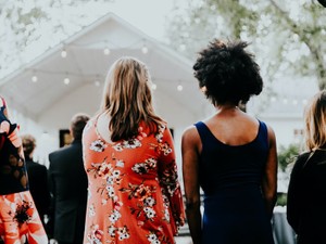 友達から「同性愛者」とカミングアウトされ、私はジェンダーを学んだ