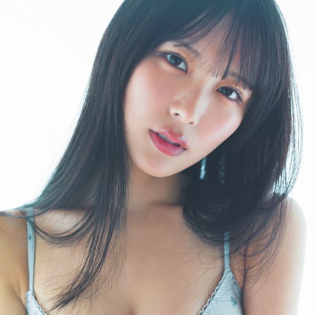 「週プレ」に登場した逢田珠里依©細居幸次郎／集英社