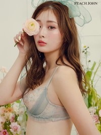 ゆうちゃみさんが登場した女性下着通販「PEACH JOHN」の最新ビジュアル