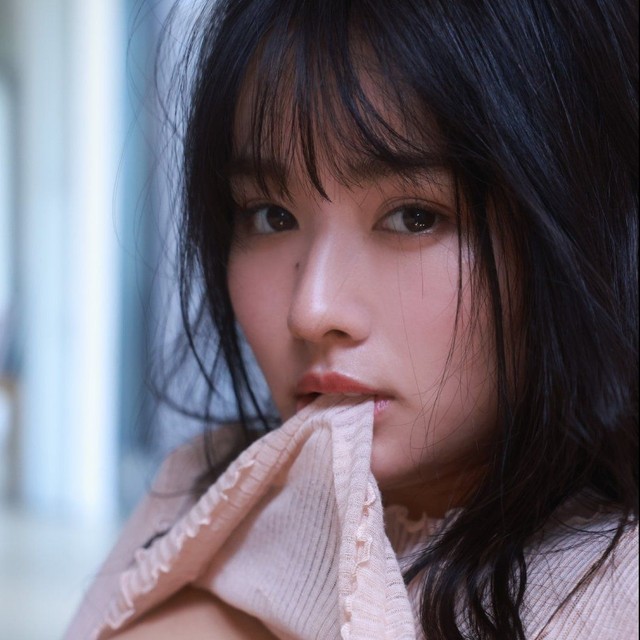 豊島心桜 デジタル写真集「夏、いただきます。」(ワニブックス)より＝撮影・中山雅文