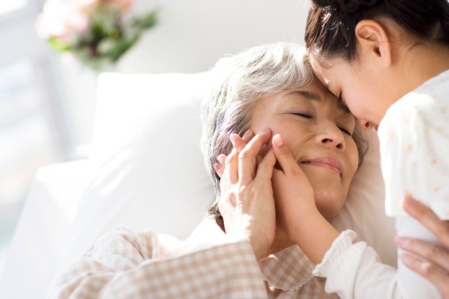 胸が苦しい恋したことある？既婚者でも…恋煩いで胸が締め付けられる原因と対処法 - Cancam.jp（キャンキャン）