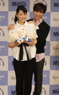 IZAMと吉岡美穂(2011年)