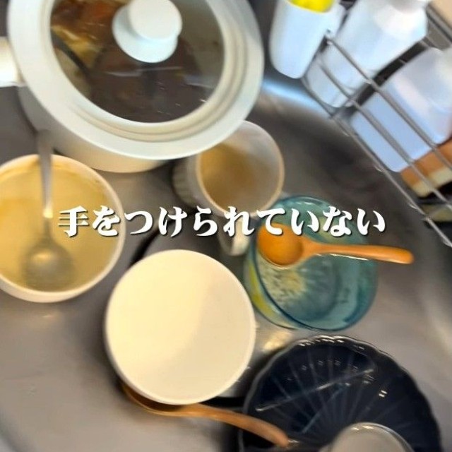 次男が泣いて、手をつけられていない！（「とっしー」さん提供、Instagramよりキャプチャ撮影）