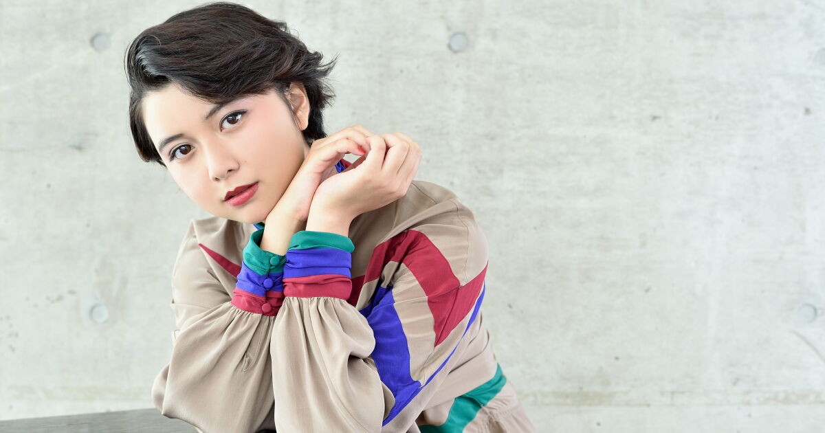 舞台「お勢、断行」に出演の上白石萌歌さん　少女から大人へ、「善」から「悪」への移ろいを丁寧に演じたい｜好書好日