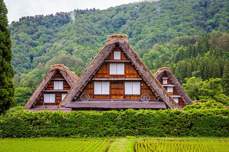 世界遺産登録30周年】岐阜・白川郷の観光ガイド 合掌造りの里に
