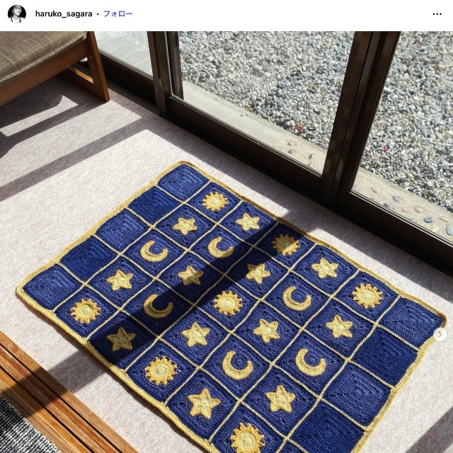 「孫のベビーブランケット完成」（相楽晴子さんのインスタグラムから）