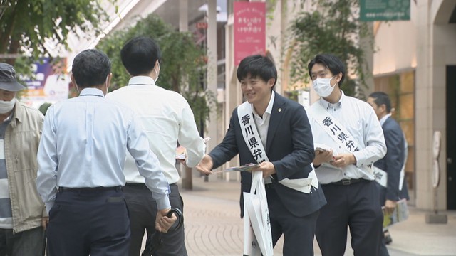 高松市丸亀町壱番街前ドーム広場で行われた呼び掛け