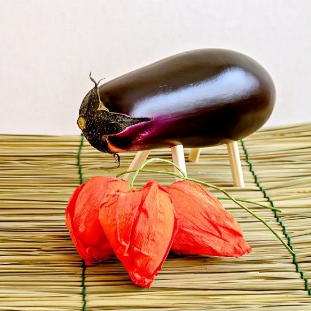 精霊牛とほおずき お盆飾り ※画像はイメージです（Banboole Photo Works:stock.adobe.com）