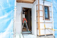 透湿防水シートが貼られた現場（kelly marken/stock.adobe.com）