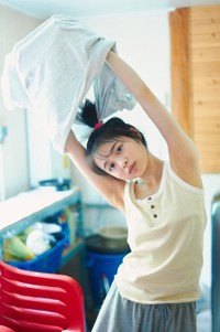 林芽亜里 anniversary calendar photobook 2026©KADOKAWA／写真：藤原宏