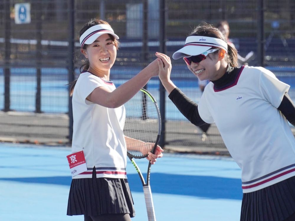山口凪さん（右）と鈴木南帆さん
