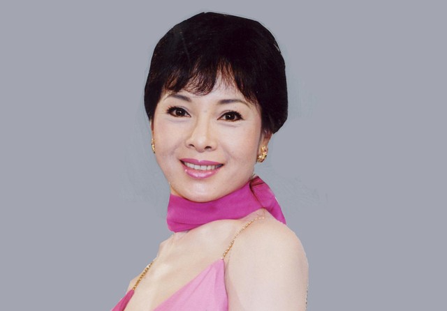 由美かおる＝2001年