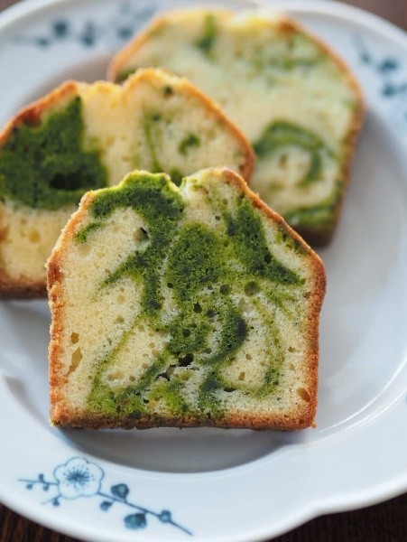 国産抹茶100%を使用したマーブルパウンドケーキ