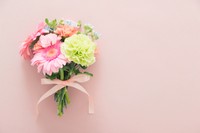 どんな時でも、花束をもらうのは、うれしいですよね（karin/stock.adobe.com）※画像はイメージ