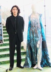 「ハムレット」に挑戦する市川染五郎