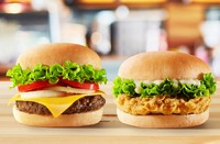 辛いもの好きな方は「ハラペーニョ」をバーガーに挟むのもおすすめ※画像はイメージです（fiermanmuch/stock.adobe.com）
