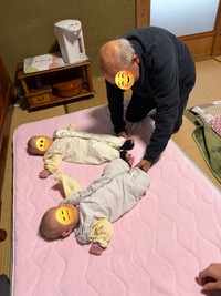 0歳の赤ちゃんと、100歳の曽祖父が初対面♡