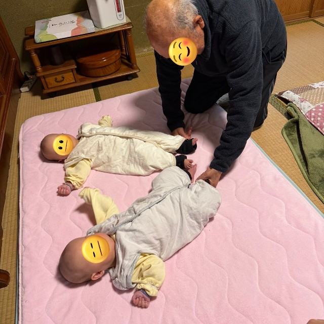 0歳の赤ちゃんと、100歳の曽祖父が初対面♡