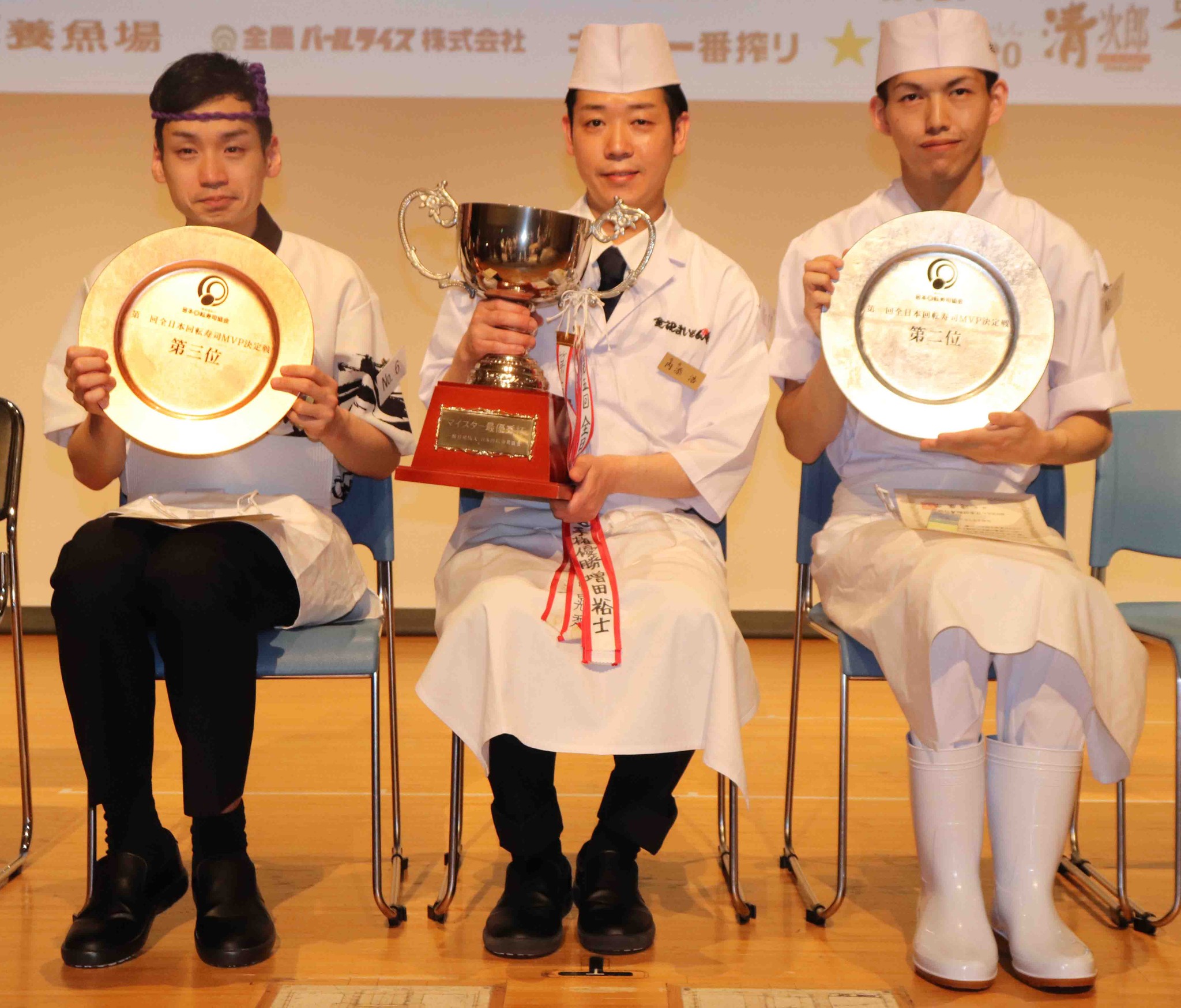 まるでマンガの〝すし対決〟！回転すし職人日本一決定戦 魅せた驚異の