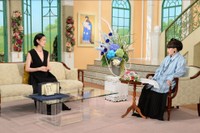 「徹子の部屋」   黒柳徹子(右)、岡本多緒＝テレビ朝日提供