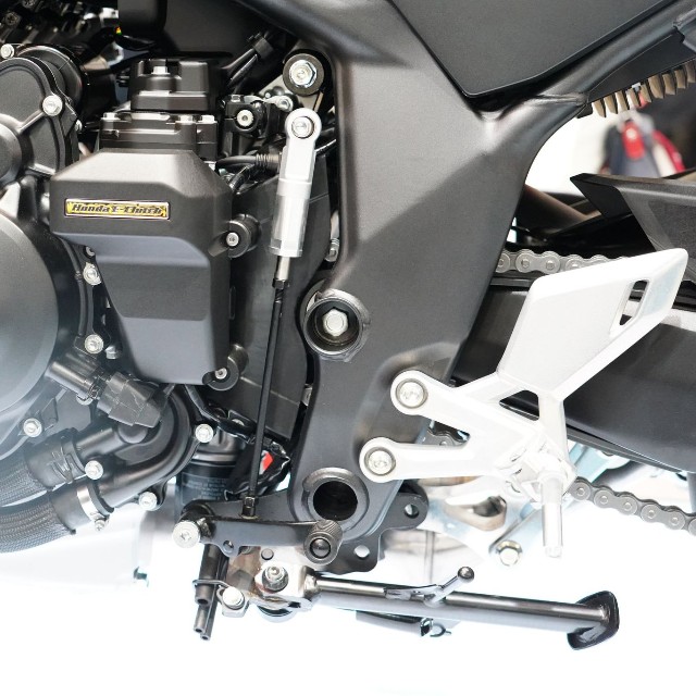 「東京モーターサイクルショー2026」で特別展示された新型CB400SF