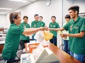 コンビニの外国人雇用　難しい店舗ルールの理解は言葉遣いから