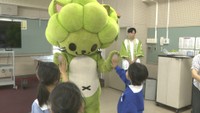 小学校で開かれたマスカットの食育授業