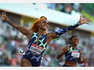 米陸上短距離のスーパースター、大麻使用で五輪出場停止から復活　黒人女性選手の光に