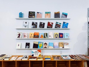 私の書いたエッセイ本を「女性」コーナーに置くのはやめて