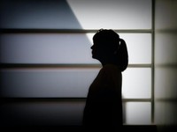 もう限界。誰にも相談せずに、わたしはその日、二重になった