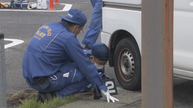 展示車両に衝突した軽自動車　倉敷市大内