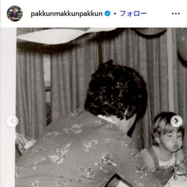 パックンのインスタグラム@pakkunmakkunpakkunより　幼少時の誕生日に母と