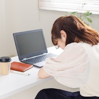 約8割の女性が「仕事において生理で困った経験がある」と回答しました　※画像はイメージです（maru54/stock.adobe.com）