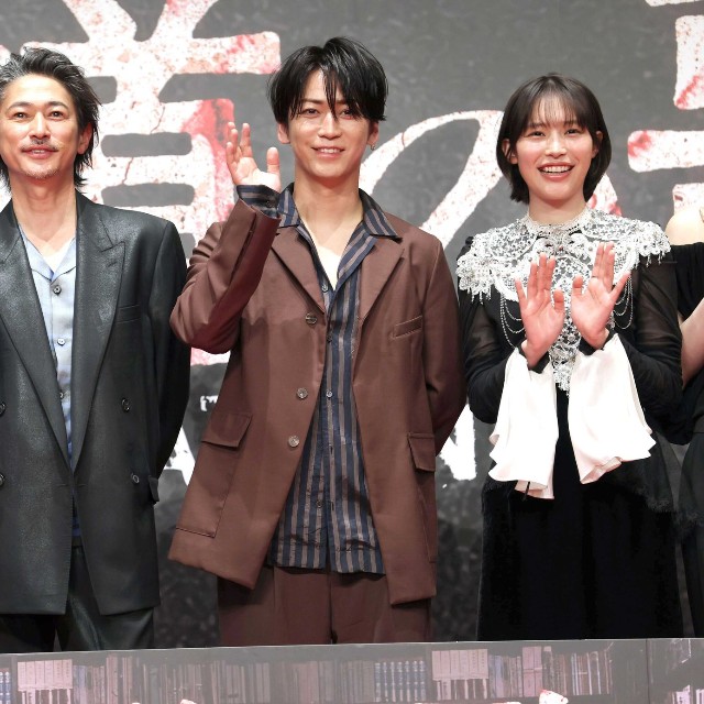 「外道の歌」配信記念イベントに登壇した（左から）あの、窪塚洋介、亀梨和也、南沙良