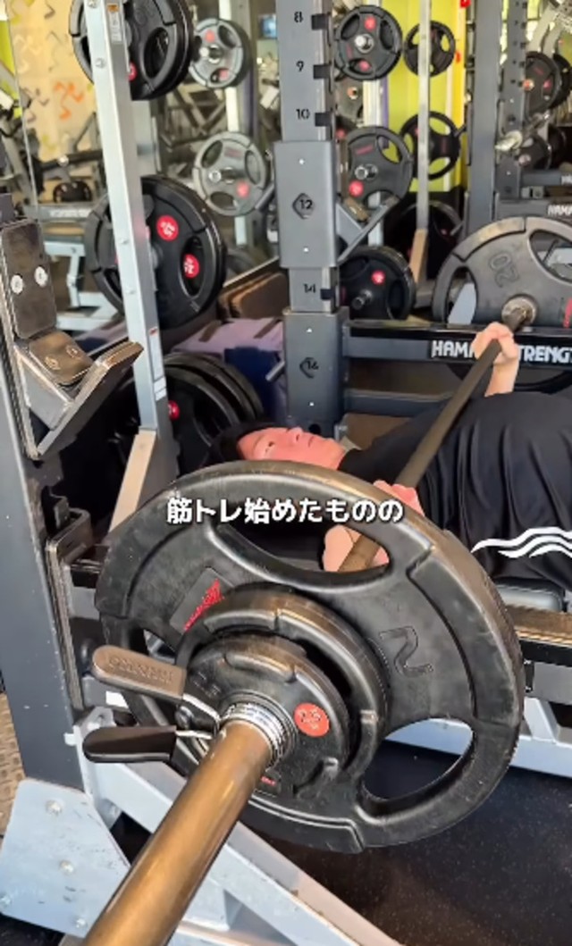 筋トレに励むれんさん／れんさん（@zibunmigaki2024）提供