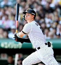 ランディ・バースさん以来、39年ぶりにセ・リーグ本塁打王を獲得した佐藤輝明