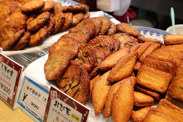 飫肥の郷土料理の代表格「おび天」は125円〜とリーズナブル。