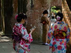 母が選んだピンクの振袖を拒まなかった、「受け身」の私を弔おう