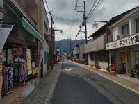 伝書バトの救出劇が繰り広げられたJR八木駅前の商店街（京都府南丹市）