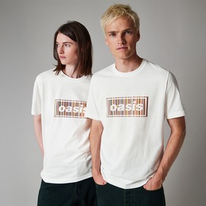 90年代のファッションにインスパイア！ロックバンド「オアシス」のツアーを祝して、「ポール・スミス」が限定コレクションを発表。