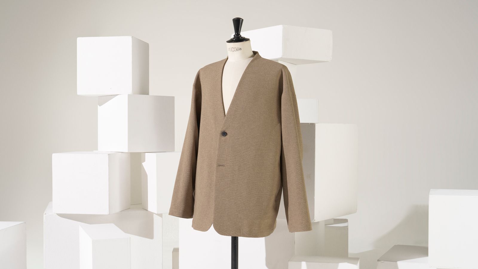 酷暑が続く夏をスタイリッシュに過ごす日本限定ジャケット<br>この春、手に入れたい旬のノーカラージャケット【ポール・スミス】