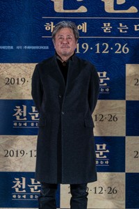 韓国の重鎮俳優、チェ・ミンシク（(C)2020 LOTTE ENTERTAINMENT All Rights Reserved.）