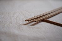 箸先は食べ物をしっかりつかめる四角形
